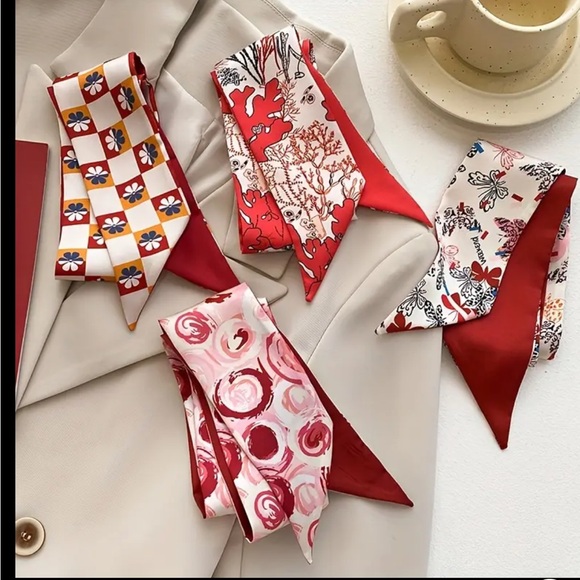 Elegant Silk Scarf Set in Red and Gold - Picture 2 of 8